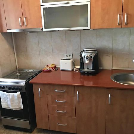 Rainbow Appartment Bukares Bagian luar foto