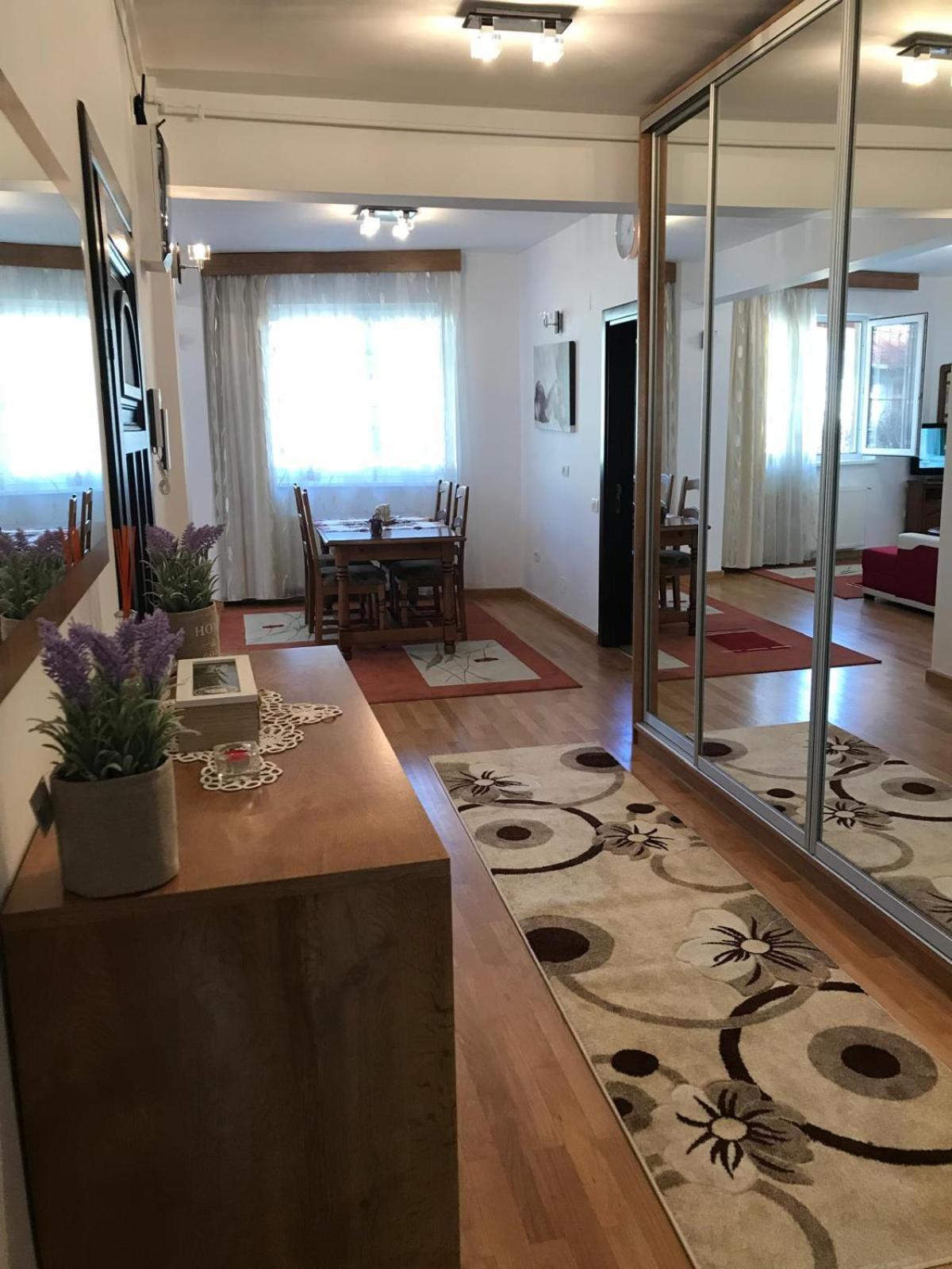 Rainbow Appartment Bukares Bagian luar foto