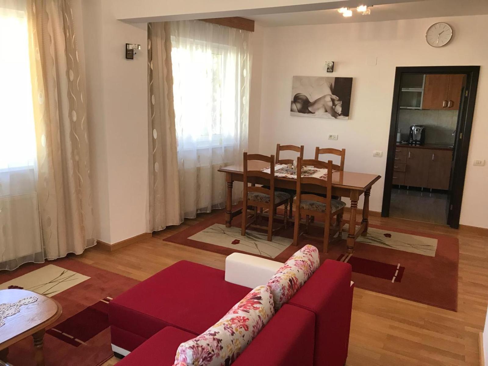 Rainbow Appartment Bukares Bagian luar foto