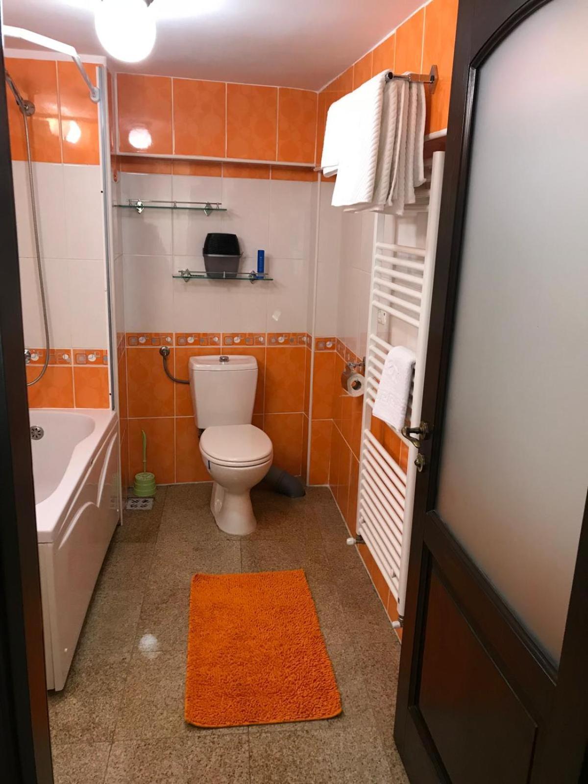 Rainbow Appartment Bukares Bagian luar foto